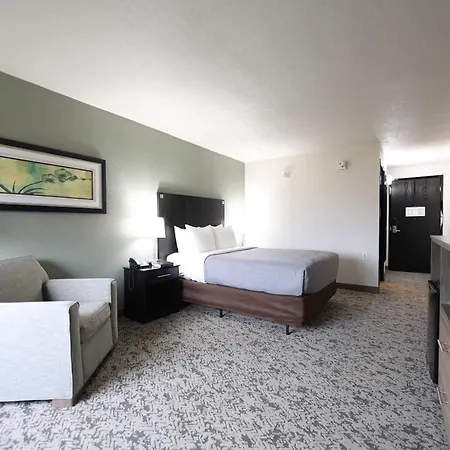 Quality Inn & Suites Mattoon South