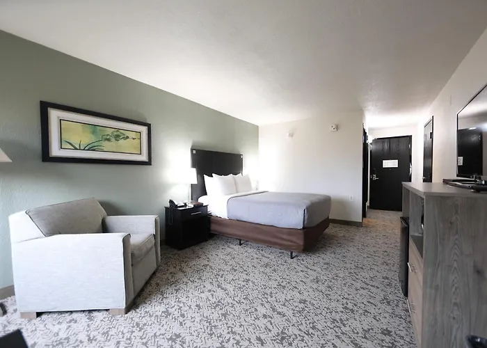 Quality & South Hotel Mattoon