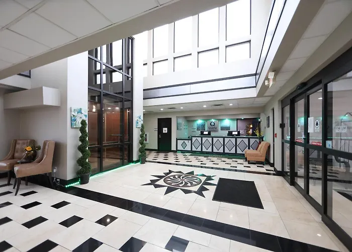 Hotel Quality & South Mattoon
