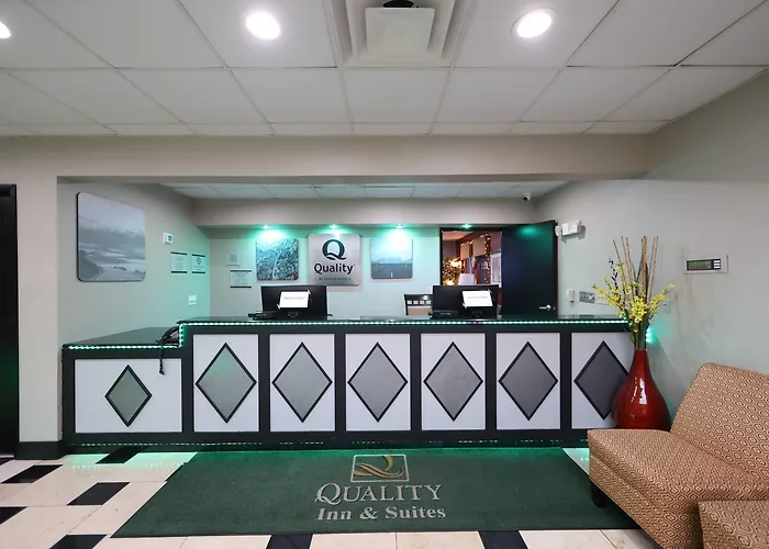 Отель Quality & South