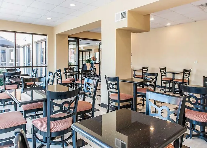 Hotel Quality & South Mattoon